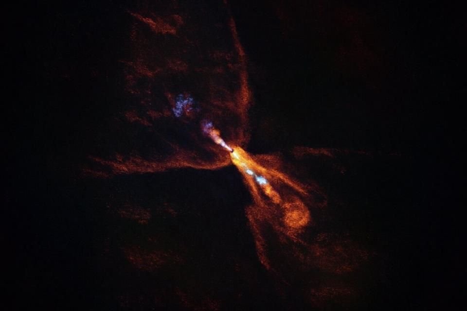 El Observatorio Europeo Austral, ubicado en Chile, divulgó imágenes del nacimiento de este nuevo Sistema Solar, las primeras en su tipo.