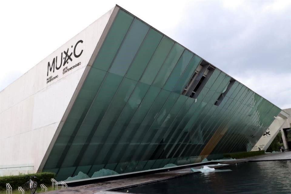 La UNAM informó esta noche que presentará denuncias por los daños registrados en el MUAC y en el Centro Cultural Universitario.