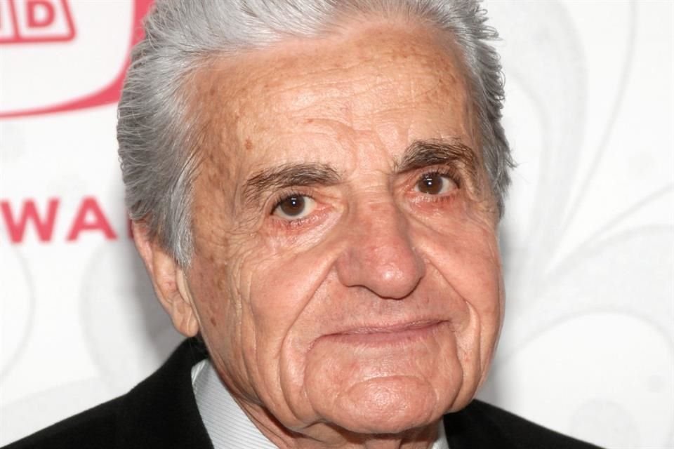 El actor Tom Troupe, famoso por sus papeles en series como 'Misión: Imposible' y 'Star Trek', murió a los 97 años de causas naturales.