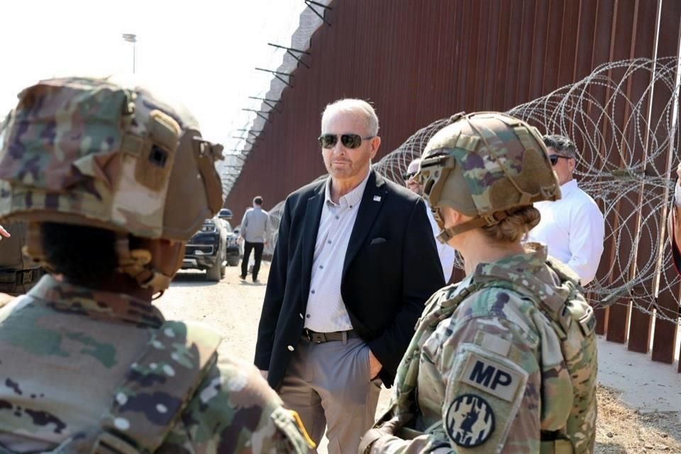 El Embajador de Estados Unidos en México visitó la frontera.