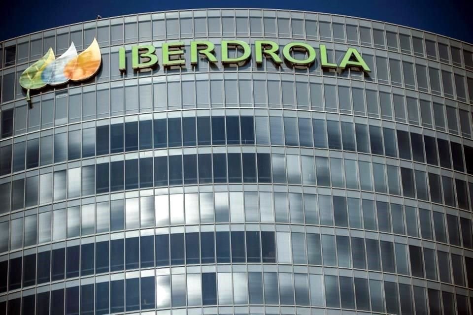 Volgens het persbureau was een van de redenen voor het bedrijf om deze beslissing te nemen, bezorgdheid over de juridische en fiscale stabiliteit van het land.