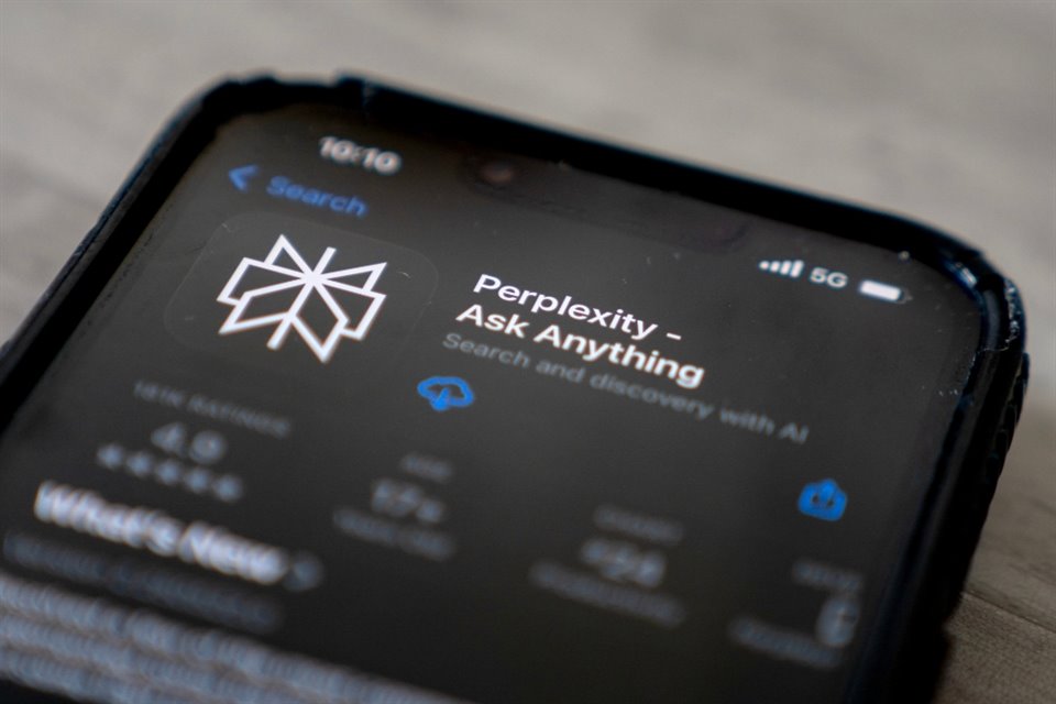 Perplexity ya lanzó su propio navegador web, donde las búsquedas son manejadas por su IA, pero ahora busca comprar a Chrome.