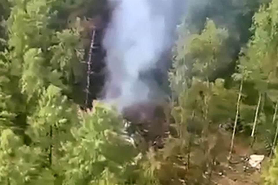 Avión con 49 personas se estrelló en región rusa de Amur, fronteriza con China; reportes preliminares señalaron que no hubo sobrevivientes.