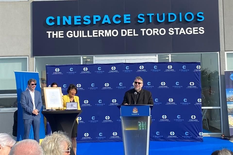 Toronto entregó su Llave a Guillermo del Toro y nombró en su honor los estudios de Cinespace, donde ha hecho la mayoría de sus proyectos.