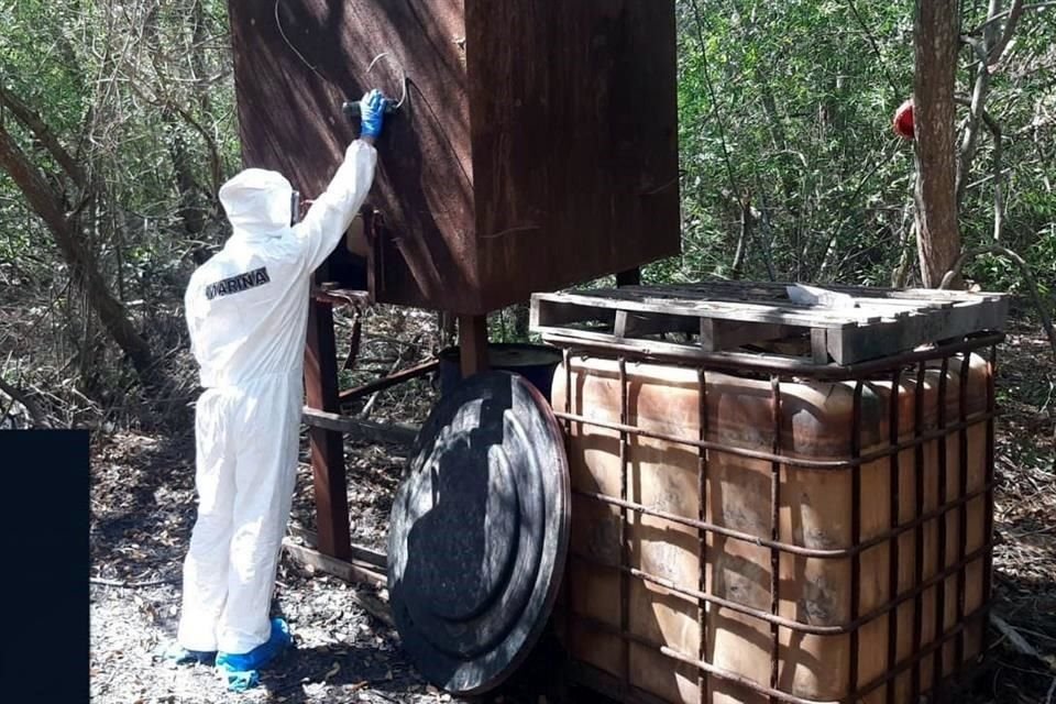 Fuerzas federales aseguraron 4.9 toneladas de metanfetamina y desmantelaron dos laboratorios clandestinos em Culiacán, Sinaloa.