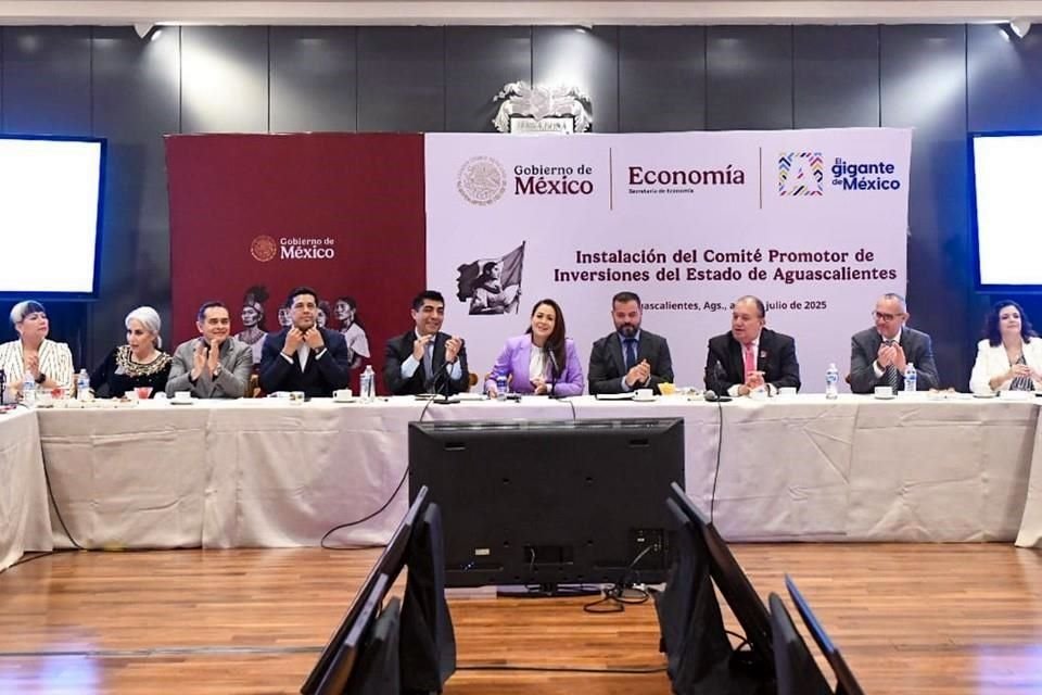 Participan los gobiernos federal y estatal, además de representantes de los sectores académico y empresarial.