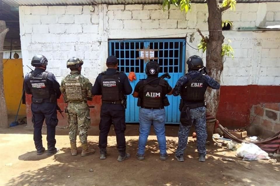 En la zona fronteriza de Chiapas, la Secretaría de Marina (Semar) desarticuló una red de huachicol, donde elementos aseguraron 12 mil litros de un líquido con características similares al diésel.