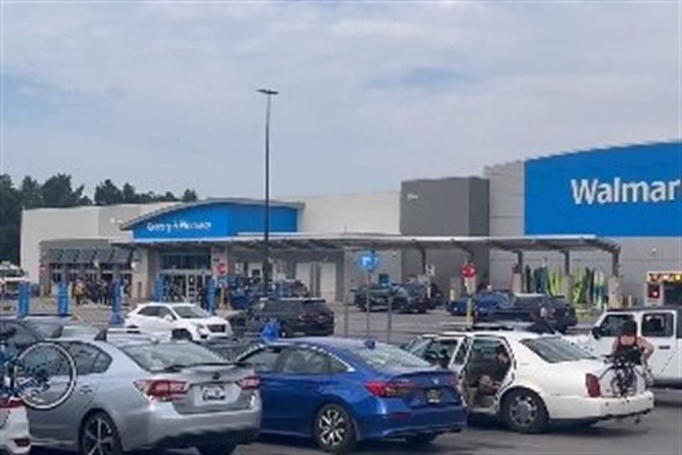 Autoridades informaron que varias personas fueron apuñaladas en un supermercado en Michigan y detuvieron al presunto agresor.