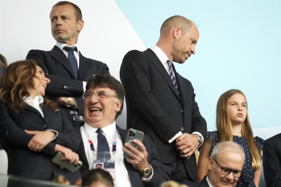 El Príncipe estuvo acompañado de su hija Carlota.