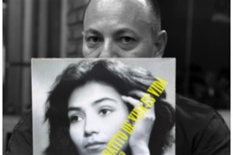 Roberto Fiesco presenta 'Un ratito de vida es vida', un libro que retrata la trayectoria y fuerza de Dolores Heredia, una de las voces esenciales del cine mexicano contemporáneo.