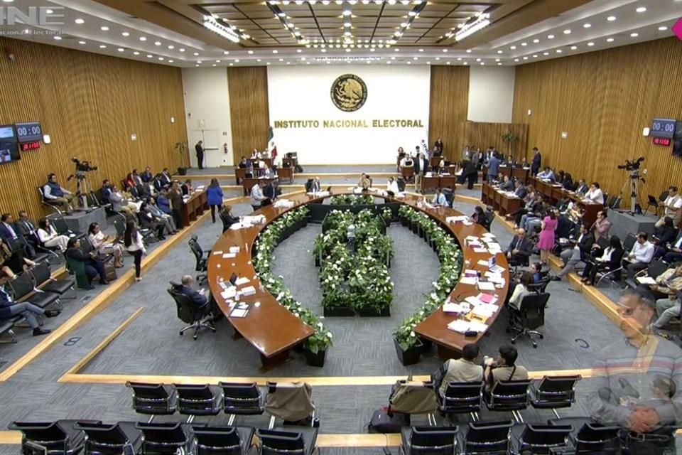 El Consejo General del INE determinó sancionar con 'multitas' económicas a 168 candidatos del PJ, que ganaron y aparecieron en 'acordeones'.