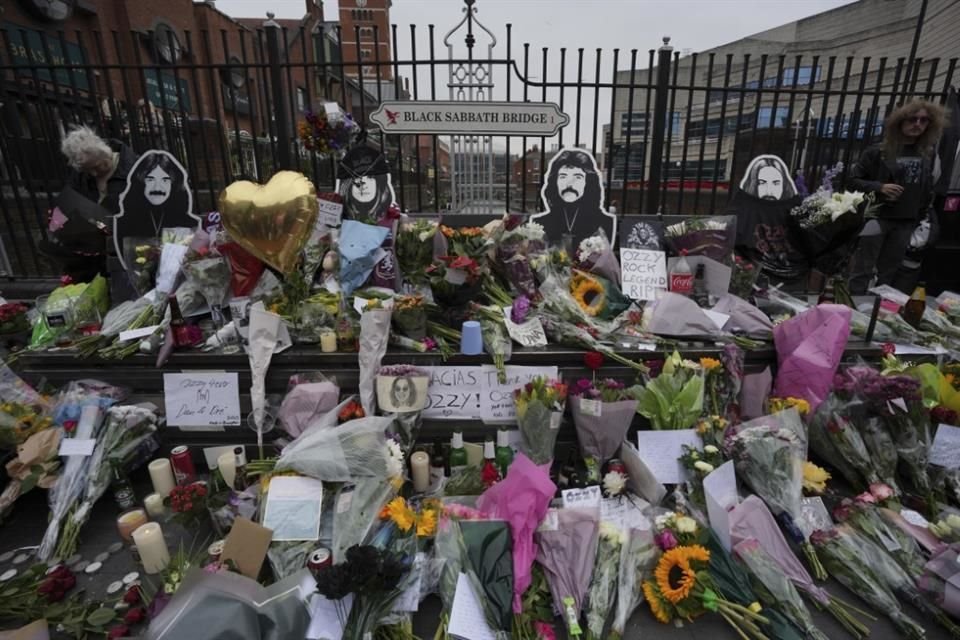 La municipalidad anunció que el cortejo fúnebre recorrerá la ciudad desde Broad Street hasta el puente Black Sabbath.