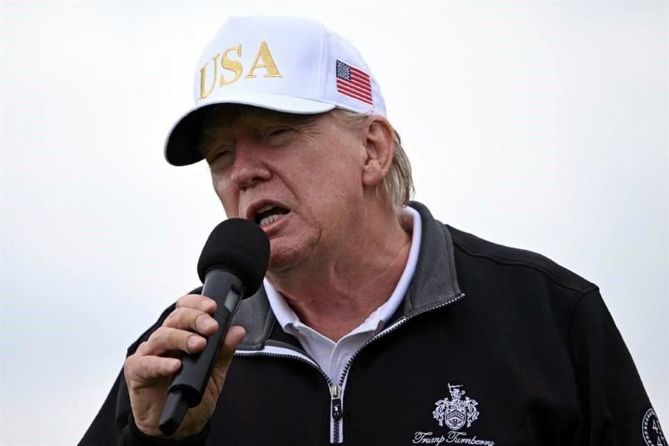 El proyecto de ley del Senado surge después de que el presidente Trump declarara que estaba 'considerando un pequeño reembolso' para los estadounidenses proveniente de los ingresos arancelarios.