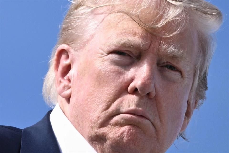 Trump firmó en secreto orden que permite a Pentágono usar fuerza militar en mar y suelo extranjero contra cárteles de la droga, reportó NYT.