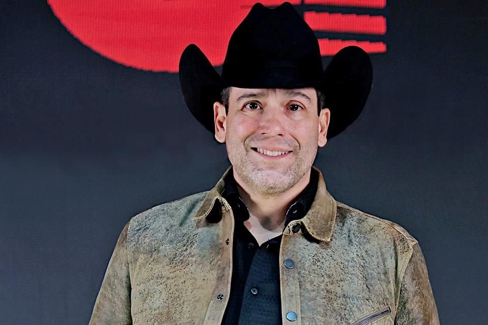 Bobby Pulido consideró que no tiene nada que perder al dejar su carrera musical para tomar camino como diputado federal en EU.