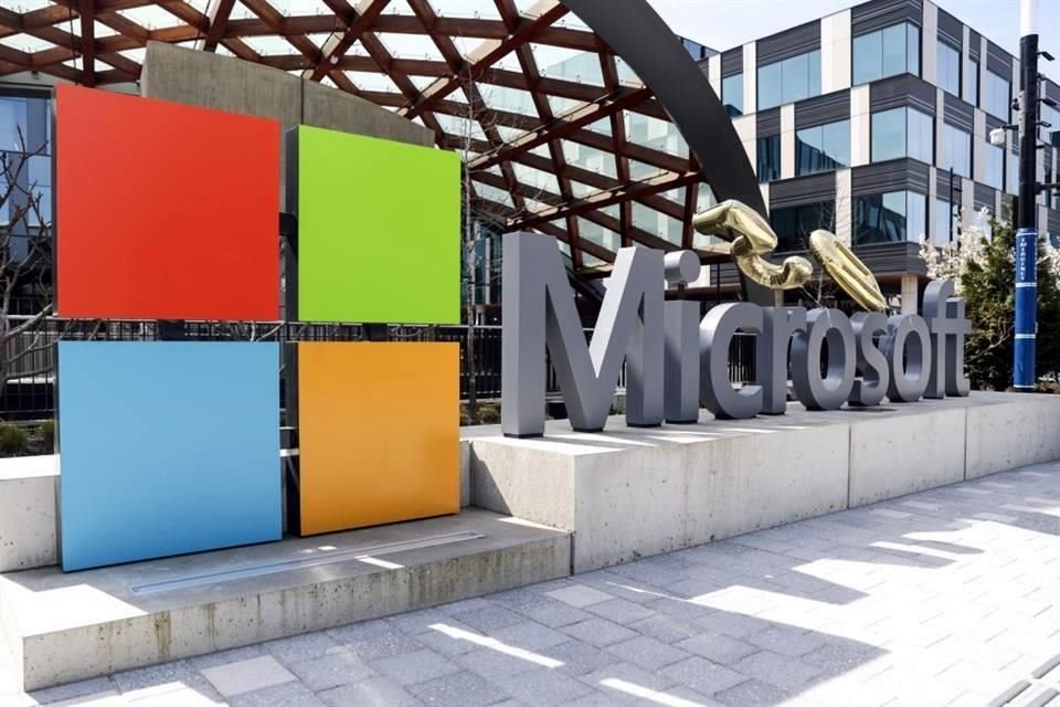 La compañía reportó ingresos provenientes de Azure y servicios en la nube por primera vez, con ventas que superaron los 75 mil millones de dólares para el año fiscal 2025.