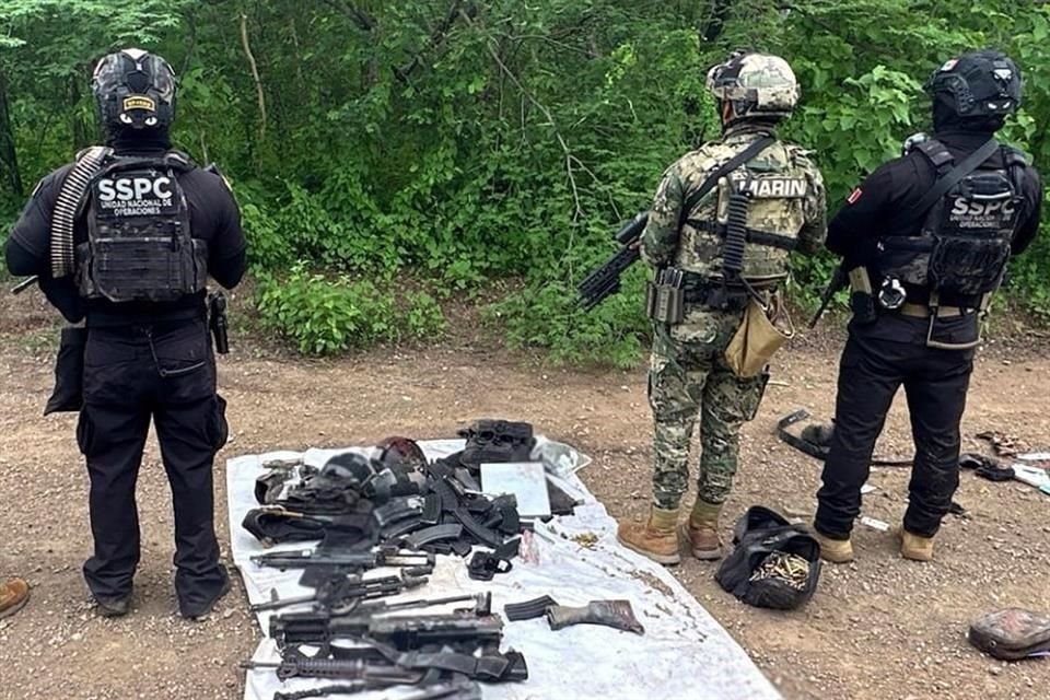 সিনোল্যান্ডের বিভিন্ন ক্রিয়াকলাপে, ফেডারেল ফেডারেল প্রোটেকশন, গাড়ি, নার্কো -ক্যাবার হলেন তিনিই যিনি মাথা এবং মেউটোসের রূপটি পরিচালনা করেছিলেন।