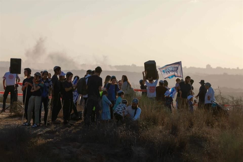 Colonos israelíes marcharon para reclamar su derecho al territorio de la Franja de Gaza, devastado por casi 22 meses de guerra.