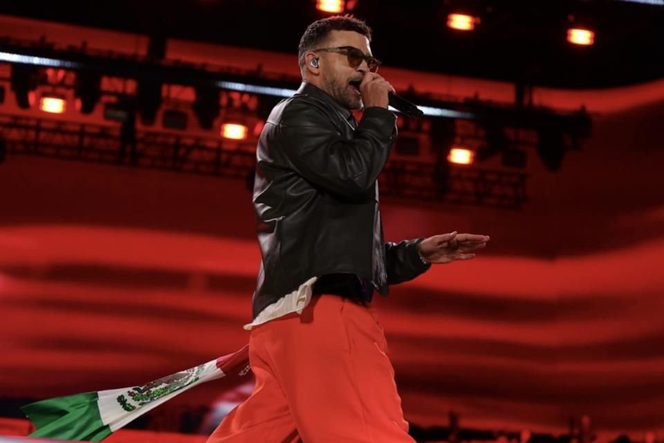 El cantante, de 43 años, explicó que los síntomas debilitantes de esta enfermedad, como fatiga extrema y daño nervioso, afectaron su desempeño en varias fechas.