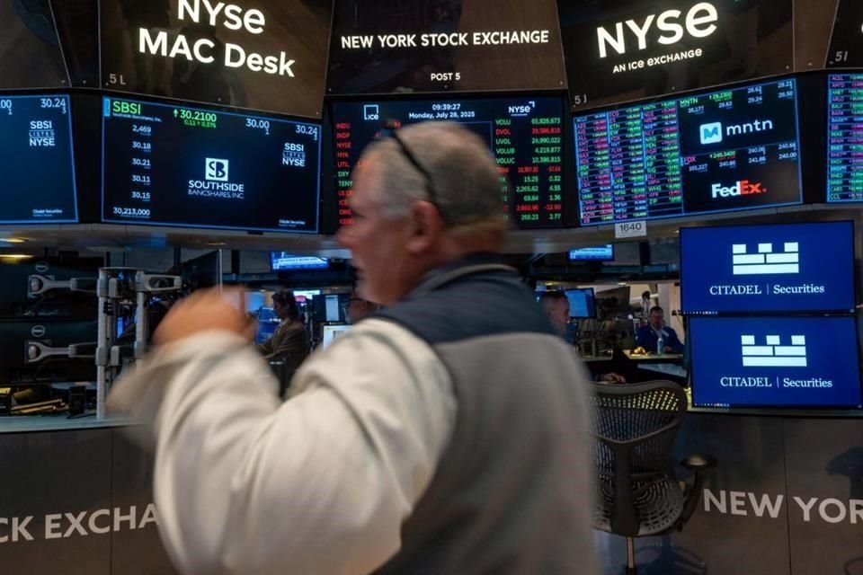 Los mercados están a la expectativa antes de la entrada en vigor de los aranceles del Presidente Donald Trump.