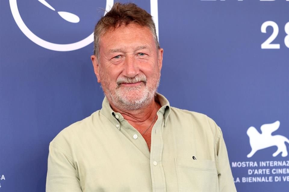 El británico Steven Knight, creador de la exitosa serie 'Peaky Blinders', escribirá la nueva película de James Bond, de Denis Villeneuve.