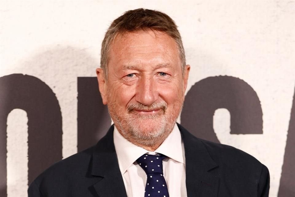 El creador de la exitosa serie 'Peaky Blinders' se reunió recientemente con Villeneuve y consiguió el trabajo después de que otros guionistas también fueran considerados.