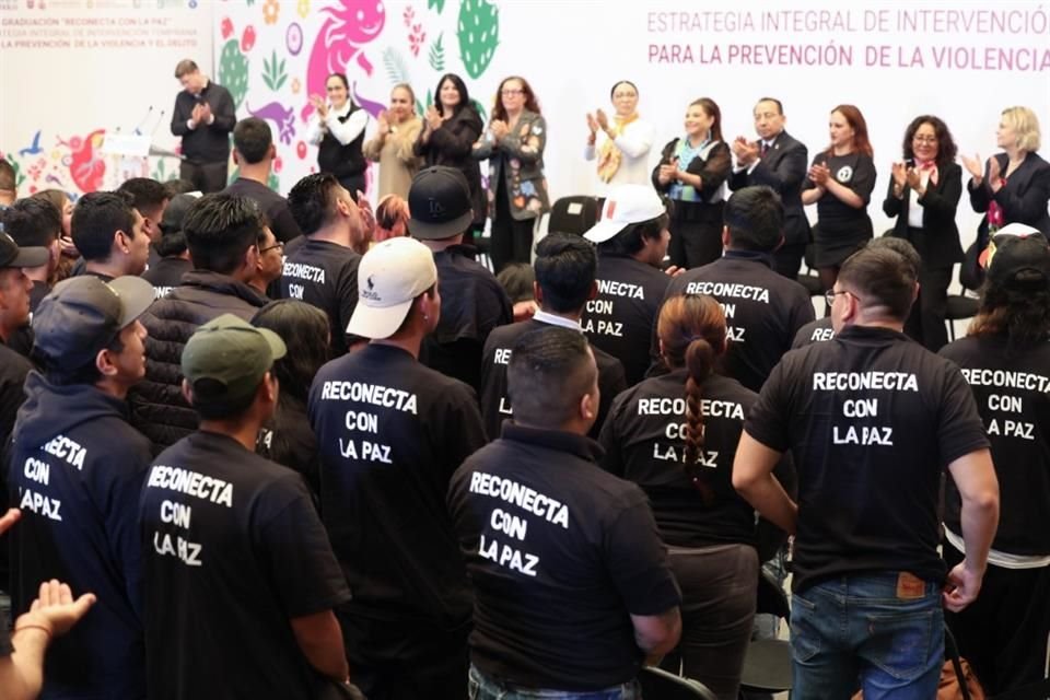 'Estamos tratando de que confluyan los programas sociales federales, con los programas sociales de la Ciudad, que van hacia el mismo objetivo que es la construcción de paz', dijo Brugada.