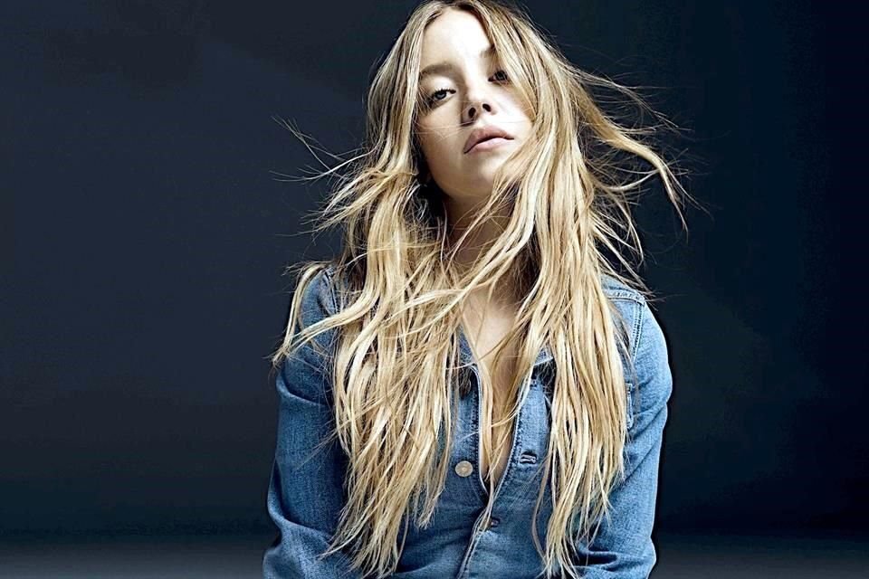 Causa polémica campaña de moda por juego de palabras con Sydney Sweeney.