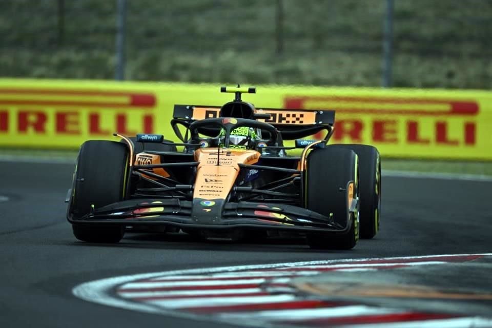 Lando Norris aguantó los embates de Oscar Piastri y logró su quinta victoria de la temporada en el Gran Premio de Hungría.