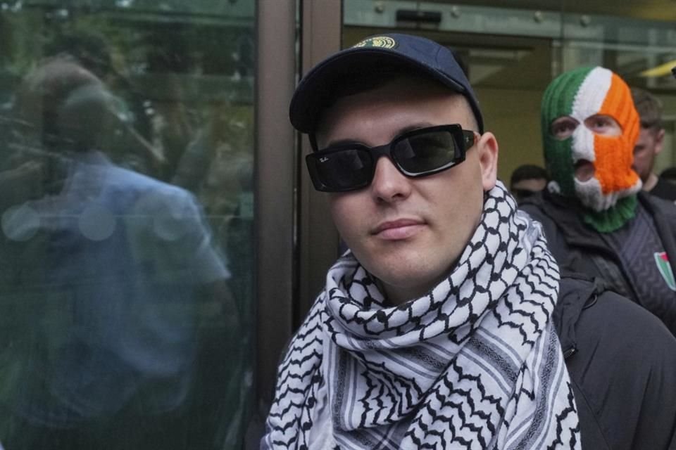 El rapero norirlandés Mo Chara, de Kneecap, enfrentará juicio en septiembre en Reino Unido por presunta 'infracción terrorista'.