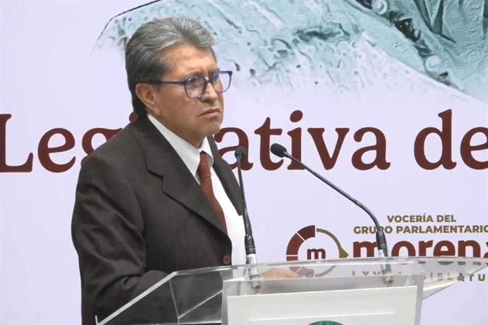 Ricardo Monreal afirmó que no es un exceso que el Secretario de Economía, Marcelo Ebrard, viaje en primera clase por su aporte al País.