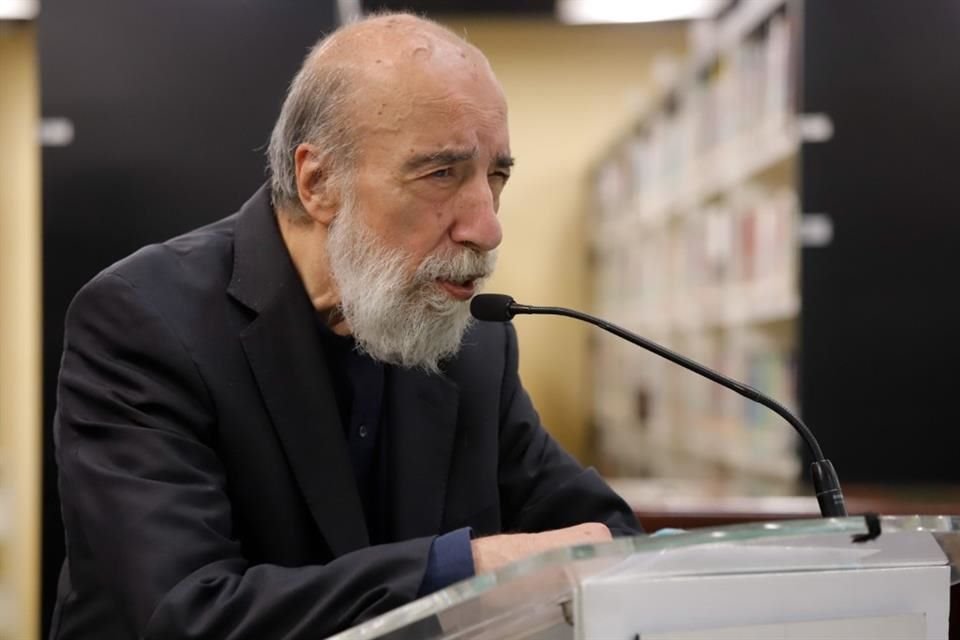 Raúl Zurita cancela su visita a FILUNI por causas de fuerza mayor, pero envía una obra visual inédita que será estrenada en el festival.