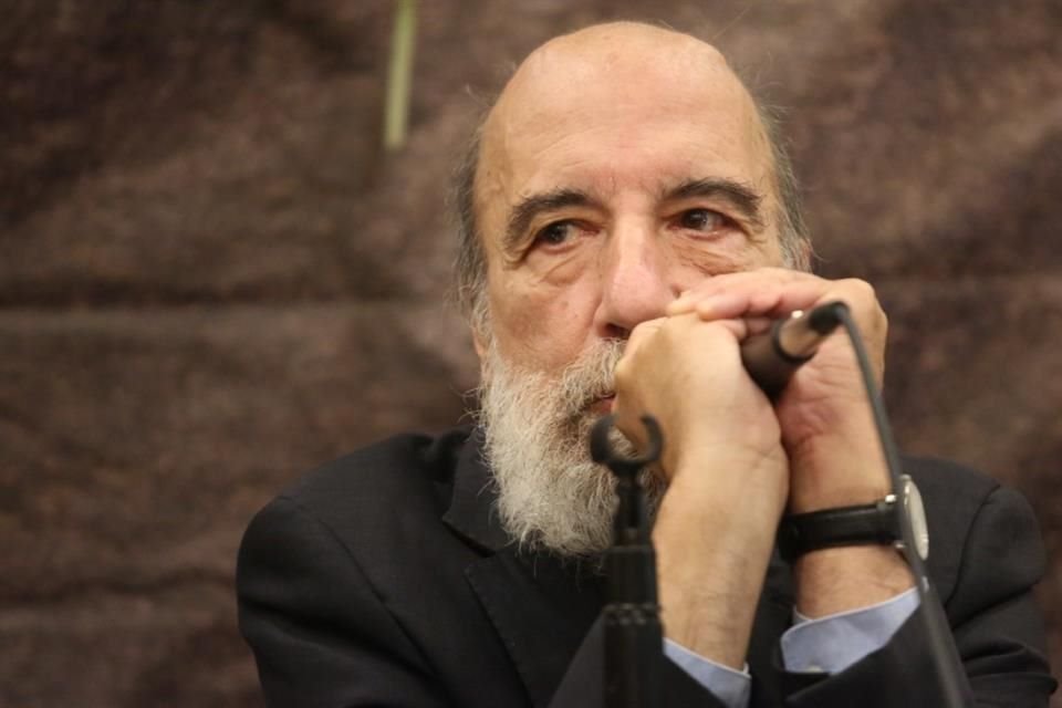 La ausencia del poeta fue informada por la Dirección General de Publicaciones y Fomento Editorial de la UNAM.