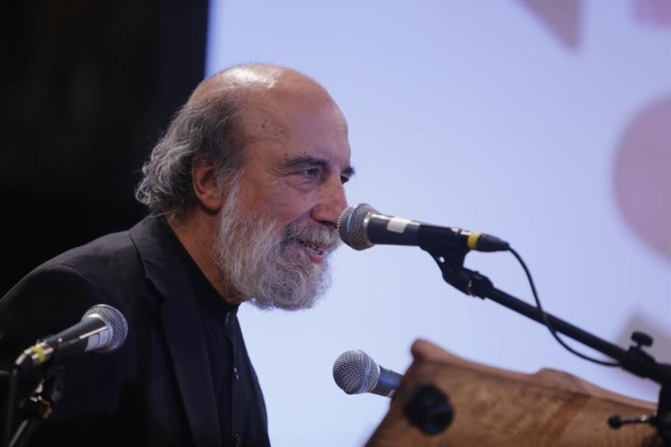 El 27 de agosto, el autor habría participado en el performance 'El desierto grita: Raúl Zurita y su poesía performativa'.