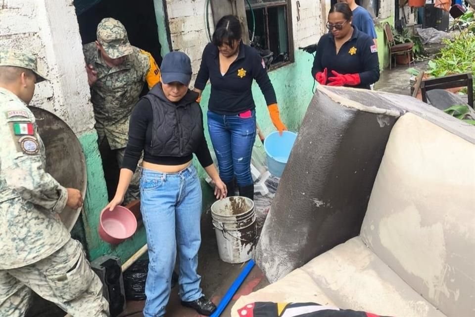 Erick Gudiño, Secretario de Gobierno, precisó que tras lo ocurrido han sido atendidas más de 2 mil 673 personas y 2 mil 209 viviendas, de las cuales 280 presentan afectaciones mayores.