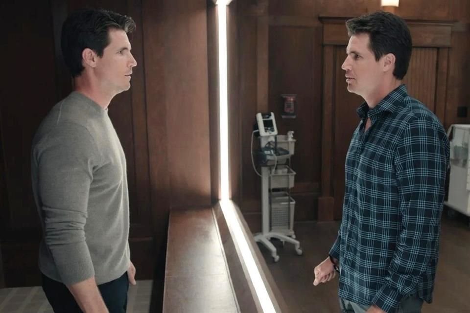 Protagonistas de 'Upload' enfrentan a una Inteligencia Artificial consciente que amenaza con acabar con el mundo, en su temporada final.