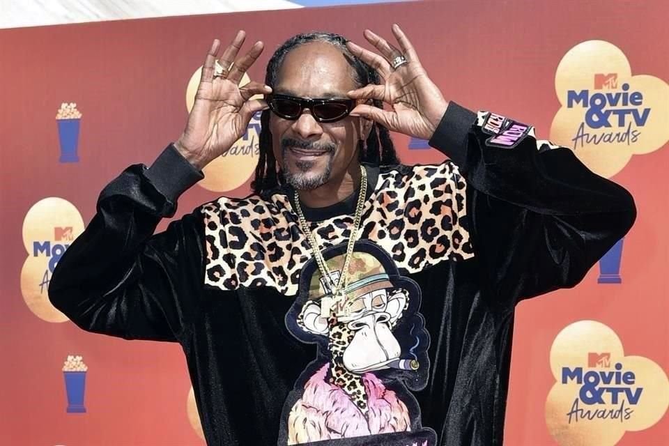 Snoop Dogg dijo que normalmente no va al cine con su nieto a contestar 'ese tipo de preguntas'.