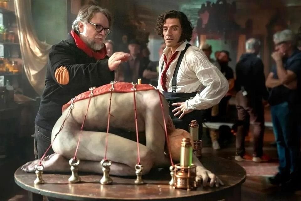 El director mexicano Guillermo del Toro está listo para estrenar 'Frankenstein', su más grande sueño fílmico, en varios certámenes de cine.