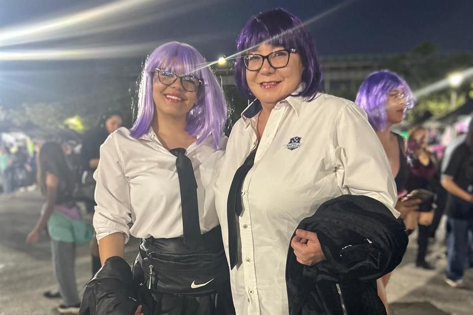 Casandra y Verónica, de Ecatepec, tampoco se perdieron el concierto.