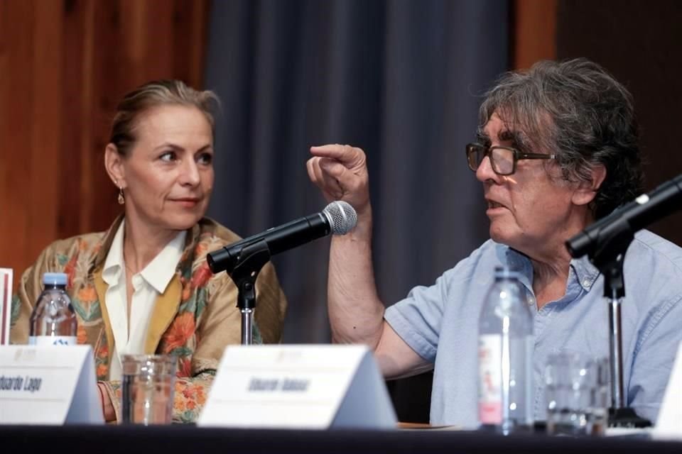 Anel Pérez, directora del CEPE, y Eduardo Lago, durante la presentación del libro.