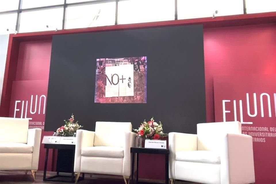 El documental sobre Raúl Zurita muestra cómo sus poemas se convirtieron en acciones y performances memorables.