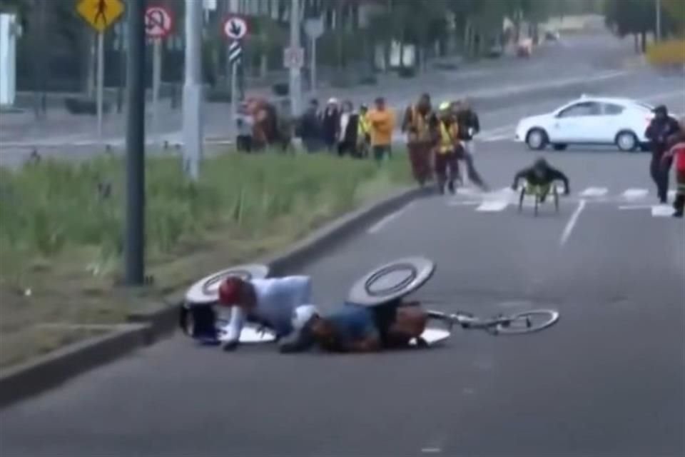 El colombiano Francisco Sanclemente sufrió una aparatosa caída y se vio en la necesidad de abandonar la competencia.