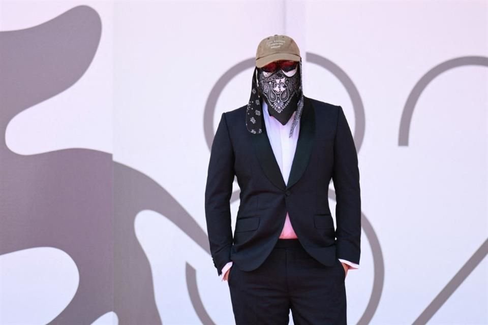 Stillz, director creativo de Bad Bunny, debutó en cine con 'Barrio Triste', presentada en Venecia con una fuerte estética urbana.