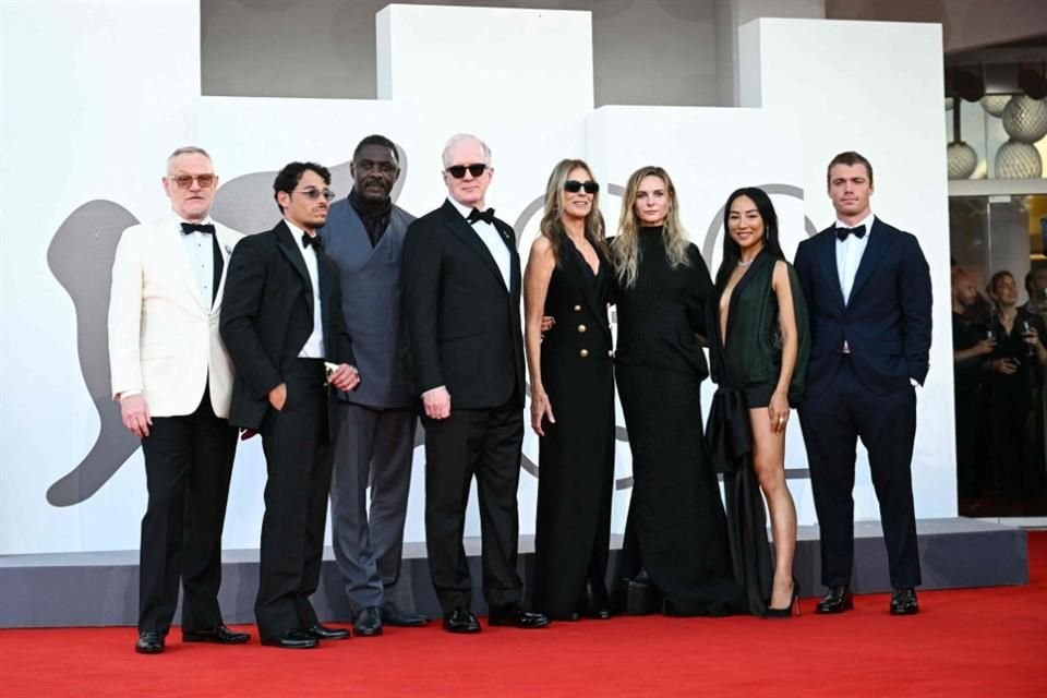 'A House of Dynamite' sitúa al público en salas de máxima seguridad donde funcionarios y militares intentan responder ante un ataque de un agresor desconocido a solo 20 minutos del impacto.