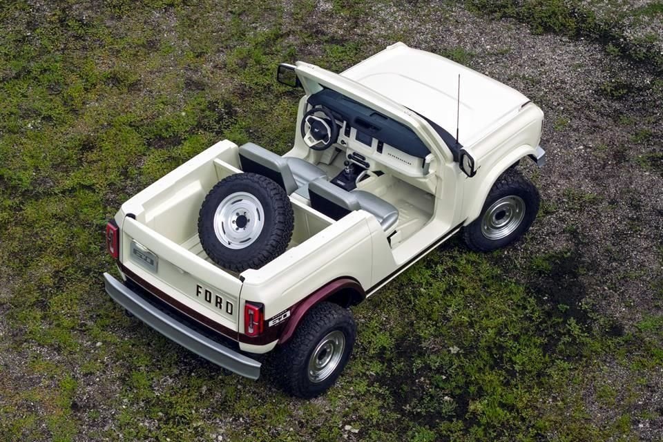 Koncept Bronco Roadster, zrealizowany w ramach koncepcji „otwartego nieba”, celebruje sześć dekad dziedzictwa.