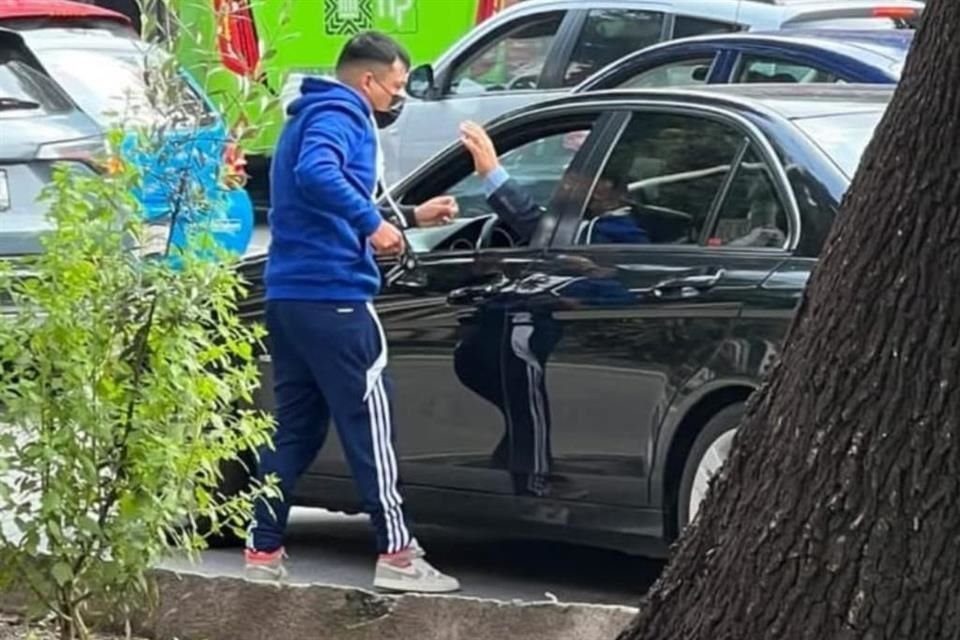 Otro asalto habría ocurrido en contra de un automovilista que circulaba sobre Avenida Patriotismo y Benjamín Franklin, en la Colonia Escandón.