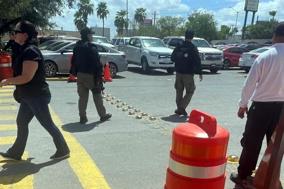 Elementos de la Guardia Nacional, Ejército Mexicano, Agencia de Investigación Criminal, Fiscalía Federal y Policía Estatal resguardaron el sepelio.