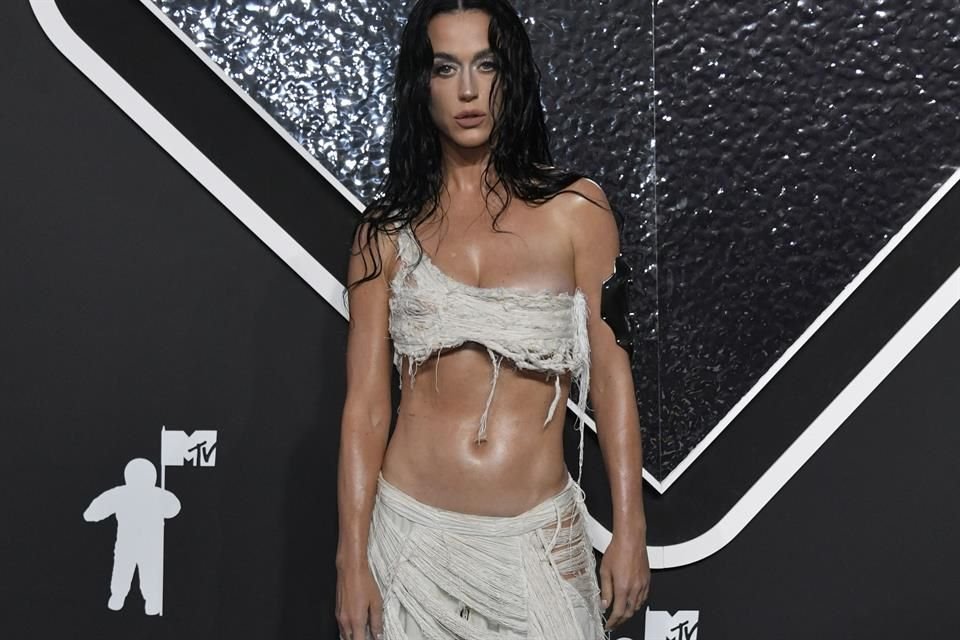 'Katy tiene toda la intención de mantener una relación positiva y respetuosa con Orlando', declaró una fuente al portal de Daily Mail en aquel momento.