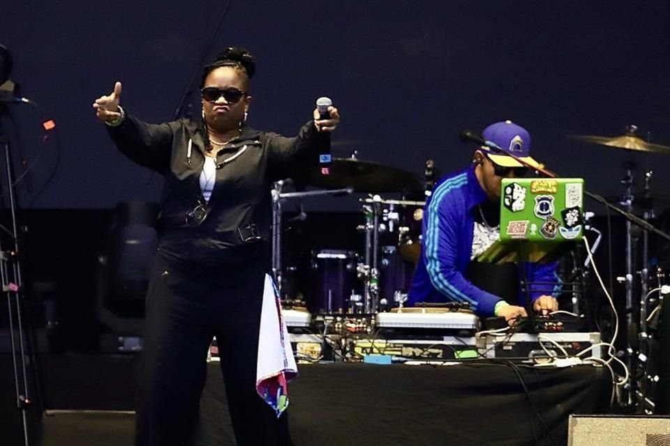 Arianna Puello, abrió el concierto de René Pérez, mejor conocido como Residente en la plancha del Zócalo capitalino.