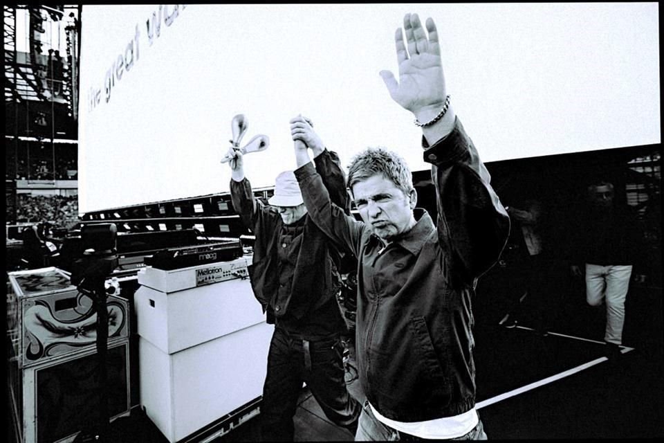 Opinan expertos que detrás de la reconciliación de Liam y Noel Gallagher hubo una oferta económica irresistible.